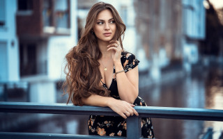 Woman leaning portrait bokeh jewelry - a rail free wallpaper