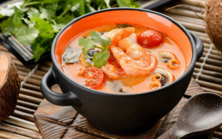 Bowl soup shrimp tomatoes mushrooms - a bamboo mat free wallpaper