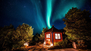 Cabin aurora path building christmas - a cabin free wallpaper