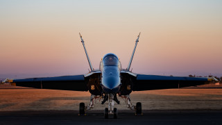 Jet tarmac sunset puzzle backlit - top of an airport tarmac free wallpaper
