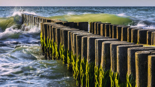 Pier waves abstract landscape planet - depth of field free wallpaper