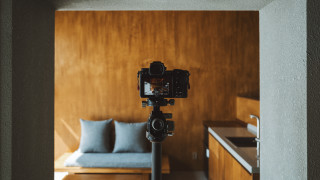 Camera couch kitchen woodpaneling elsa - elsa bleda free wallpaper