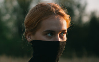 Red haired woman black scarf - elsa bleda free wallpaper