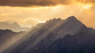 Mountain range clouds plane bernd - crepuscular ray free wallpaper