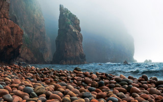 Rocky beach land art puzzle - bascove free wallpaper