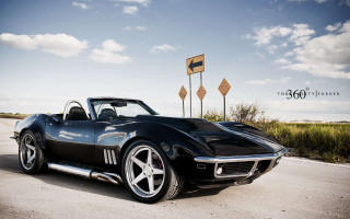 Black sports car road sky 2 - the side of the road free wallpaper