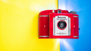 Red camera yellow blue wall 2 - product photo free wallpaper