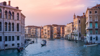 Canal boat cityscape clocktower matte - canaletto free wallpaper