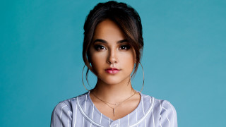 Woman necklace blue background araceli - a blue wall free wallpaper