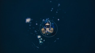 Holographic underwater siblings bubbles camera - underwater free wallpaper