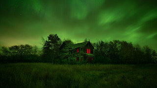 House green red light sky - green free wallpaper