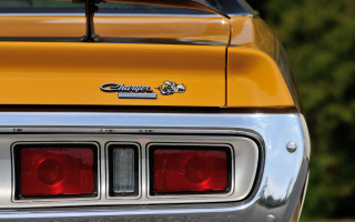 Yellow tail lights cobra emblem - 1 9 7 0 s free wallpaper for desktop