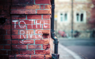 Brick wall graffiti river street - river free wallpaper
