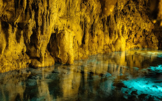 Cave reflection fire battle embers - a cave free wallpaper