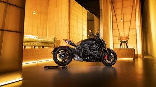 Motorcycle room neoclassicism digital rendering - duccio free wallpaper