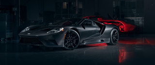 Black sports car red light 6 - the back of the car free wallpaper