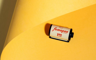 Battery yellow surface white background - lomography free wallpaper