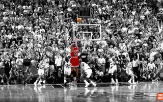 Basketball player jumping dunk crowd 5 - a basketball player free wallpaper