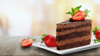 Chocolate cake strawberries plate blurry - strawberry free wallpaper
