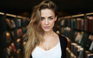 Eszter mattioni library portrait bokeh - book free wallpaper