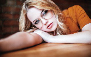 Woman glasses portrait blonde blue - glass free wallpaper