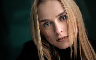 Anna hotchkis blonde blue eyed - serious free wallpaper for desktop