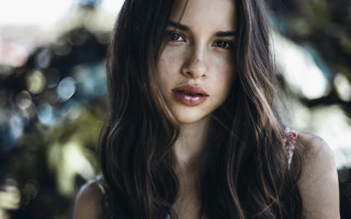Woman longhair whiteShirt tree portrait - free portrait wallpaper