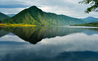 Mountain range reflection cloudy sky - hudson river school free wallpaper
