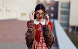 Woman glasses red dress cellphone - glass free wallpaper