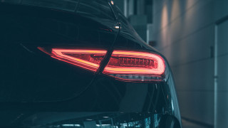 Car tail light garage city - a building in the background free wallpaper
