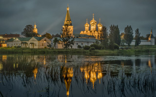 Large building tower clock lake 2 - andrey ryabovichev free wallpaper