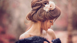 Woman flower fur coat rococo - photorealistic free wallpaper for desktop