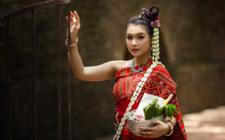 Woman red dress flower basket - sumatraism free wallpaper