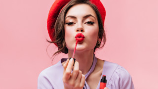 Woman red hat lipstick makeup - edwin georgi free wallpaper