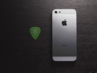 Green picker iphone black case - product photo free wallpaper