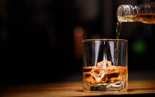 Whiskey pour glass ice table - ice free wallpaper
