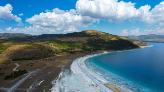 Scenic beach mountains clouds ocean - scenic free wallpaper