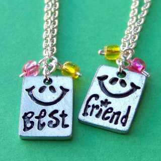Best friend necklaces smile green - a microscopic photo free wallpaper
