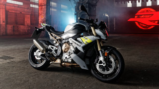 Motorcycle garage red light e3 - a garage free wallpaper