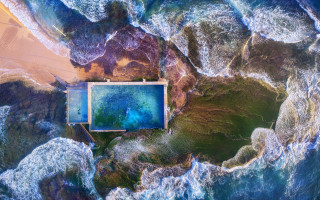 Blue ocean pool beach synchromism - elsa bleda free wallpaper