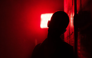 Dark room red light torii - video art free wallpaper