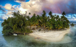 Small island palm trees boat - a small island free wallpaper