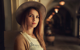 Elina karimova hat sweater portrait - colored free wallpaper