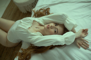 Woman bed rococo elina karimova - behind her head free wallpaper
