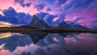 Mountain lake purple sky clouds 4 - a lake in the foreground free wallpaper