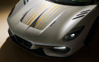White sports car yellow stripe - alesso baldovinetti free wallpaper