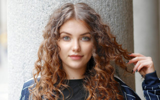 Woman curly hair wind green - barbizon school free wallpaper