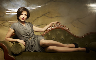 Elizabeth collins sitting green couch - fine art free wallpaper