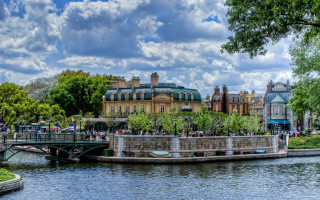 Paris bridge river buildings people - a few boat free wallpaper
