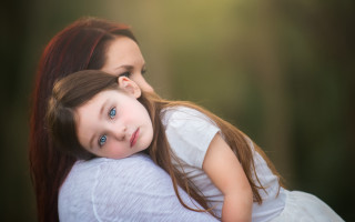 Woman girl smiling portrait trees - a little girl free wallpaper